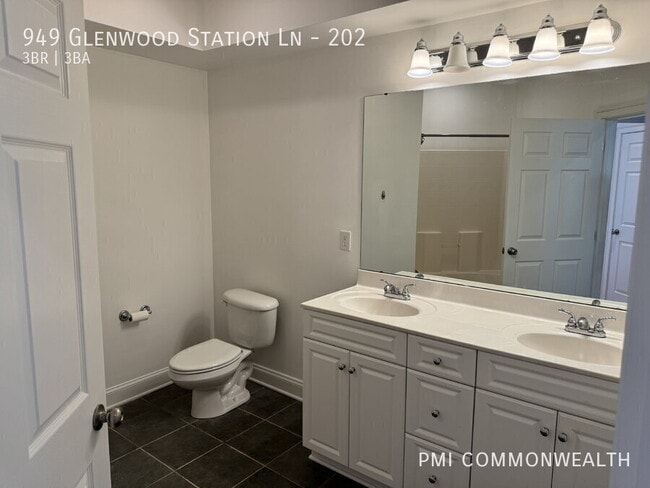 Building Photo - 949 Glenwood Station Ln