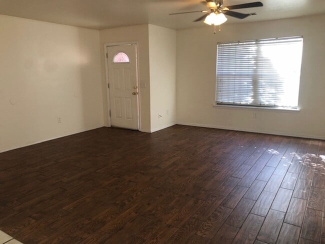 Building Photo - 3703 Eagle Crest Dr