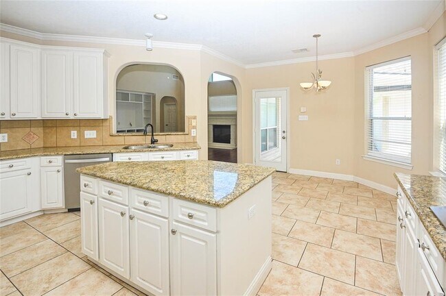 Building Photo - 8707 Westbrook Forest Dr