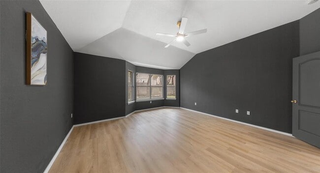 Building Photo - 2527 Crenshaw Dr