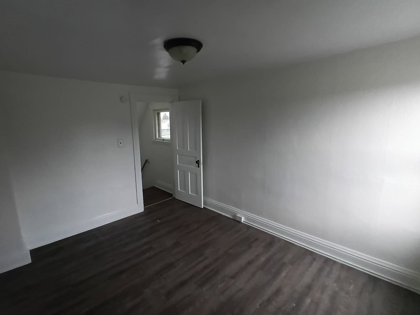 Bedroom - 1005 Hamilton Ave