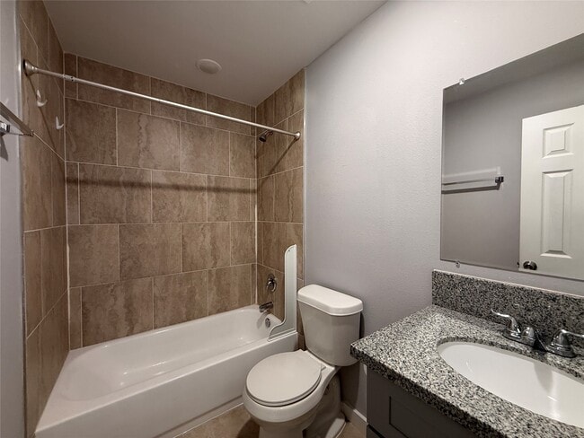 Building Photo - 6610 Haight St