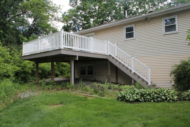 Building Photo - Flexible Lease Options—Raised Rancher