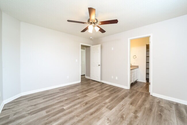 Building Photo - 1583 N 2530 W