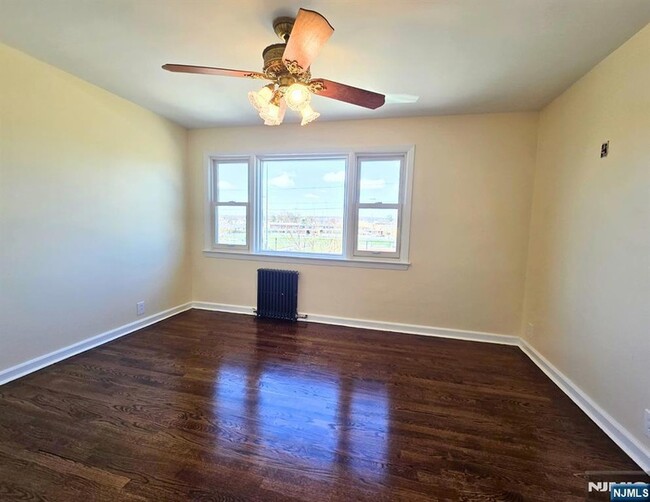 Building Photo - 118-120 Nolton Street Unit 1