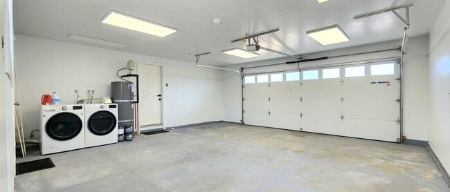 Building Photo - 3 Bedroom Home in North Marysville - $500 ...