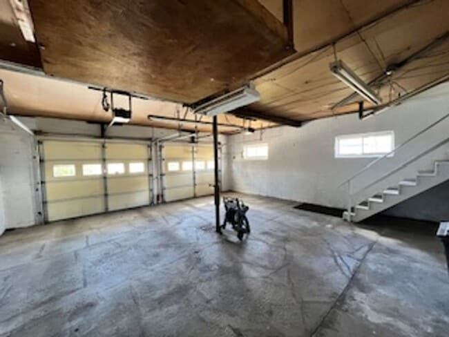 Building Photo - Spacious 3 Bedroom Rancher in Whitemarsh Township $2900/ month