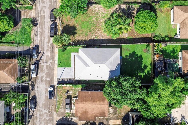 Building Photo - 901 20th St