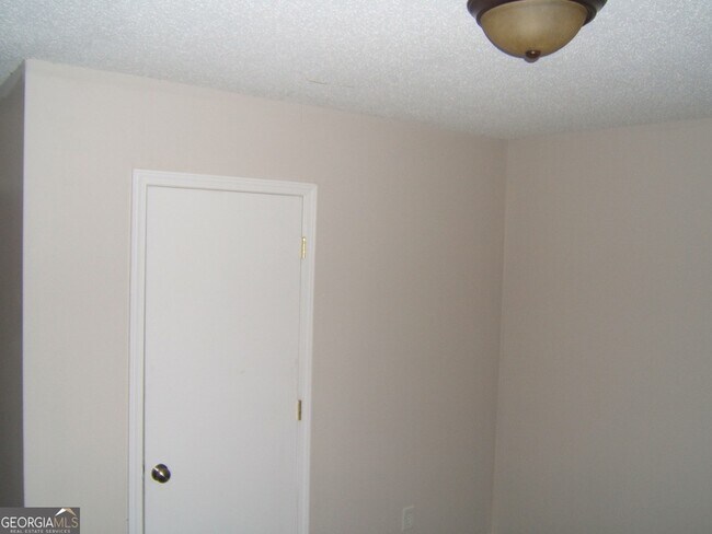 Building Photo - 4701 Flat Shoals Rd