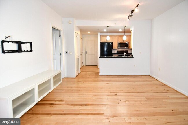 Building Photo - 2001 15th St N