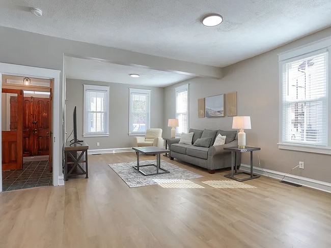 Building Photo - 3 Bedroom /2.5 Bathroom/ Listing by GMPS/ Lebanon