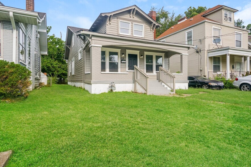 Building Photo - 628 S 40th St