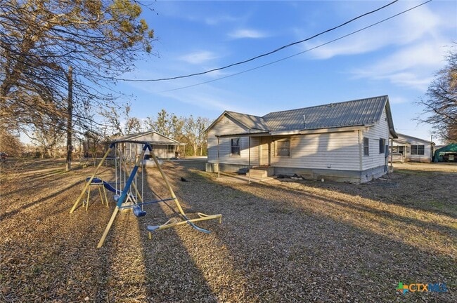 Building Photo - 204 Salinas Rd