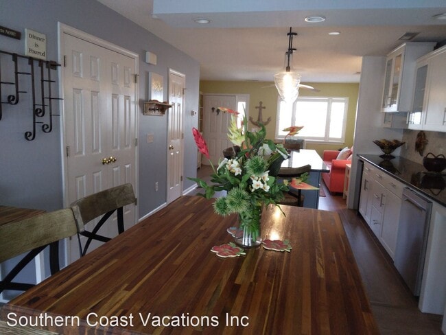 Building Photo - 2 br, 2.5 bath House - 103 Barnwell Street...