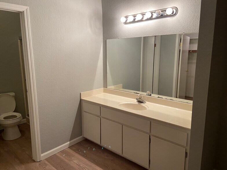 Building Photo - 1307 Rice Ln