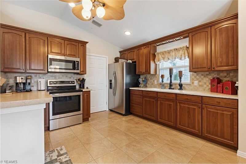 Building Photo - 4644 Varsity Cir