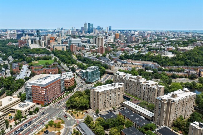 Building Photo - 44 Washington St