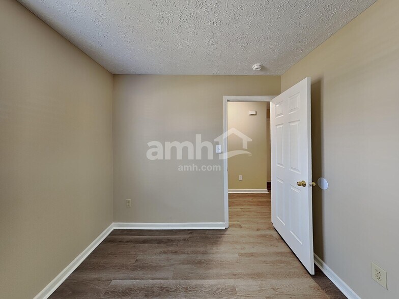 Building Photo - 2926 Limber Pine Dr