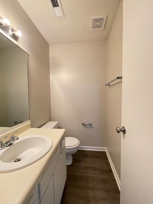 Building Photo - APPLICATION PENDING: 720-A Powell Drive ~Newly Renovated~ End Unit ~ Convenient to Powell Drive P...