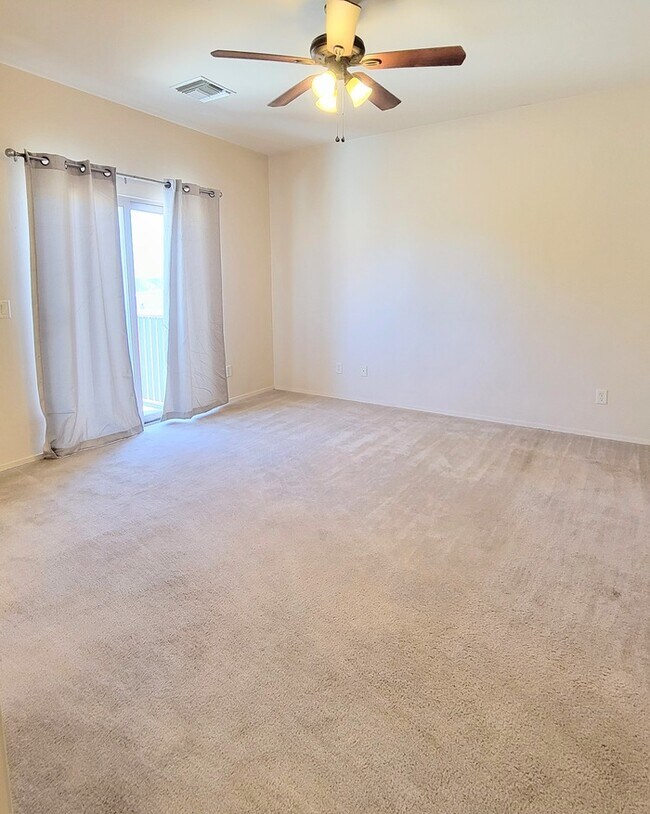Building Photo - Pet friendly Civano home