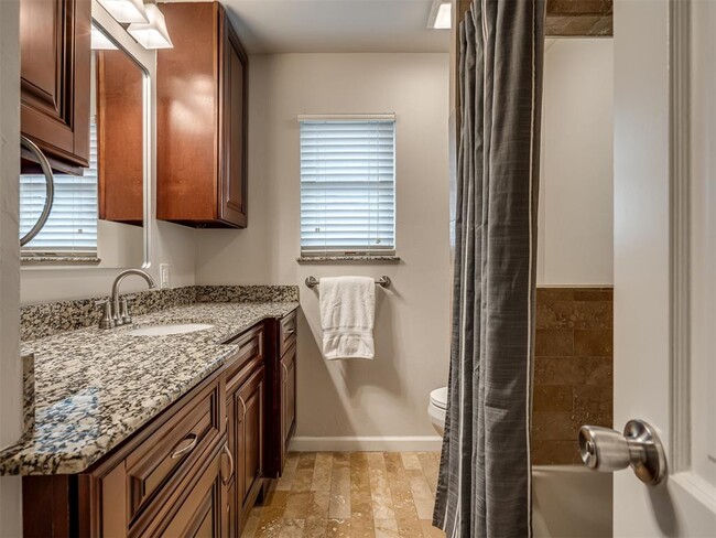 Building Photo - 8 South Ave