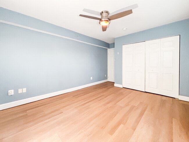 Building Photo - 610 Main St