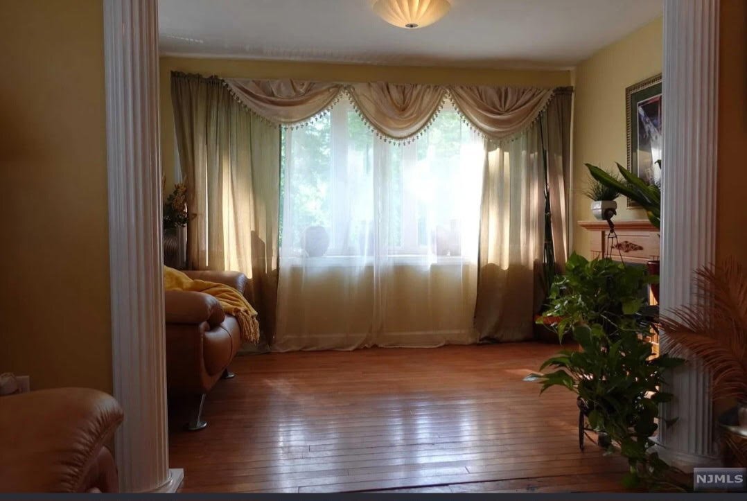 Building Photo - 1153 Queen Anne Rd