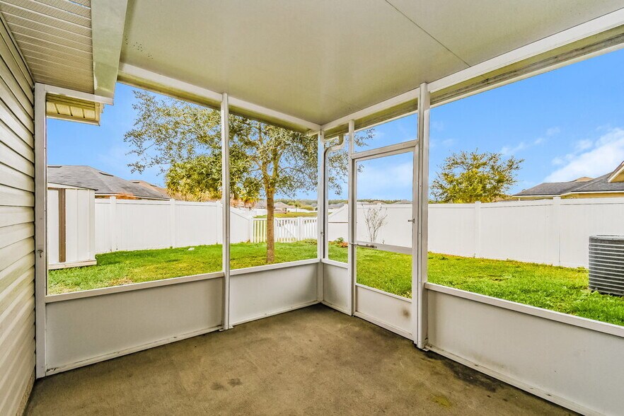 Building Photo - 97633 Albatross Dr