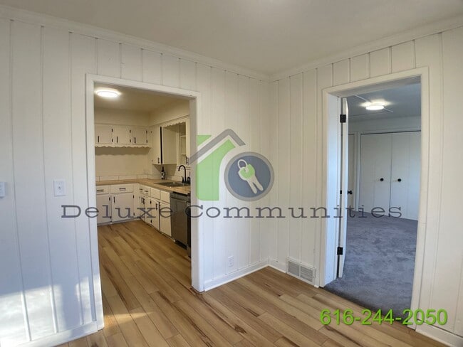 Building Photo - 4366 Prairie St SW