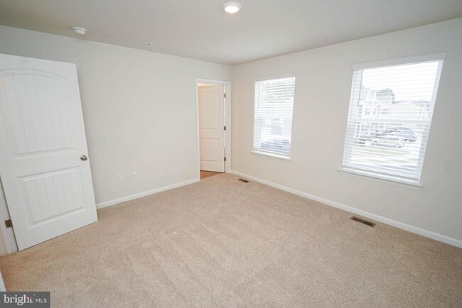 Building Photo - 852 Mersey Ln