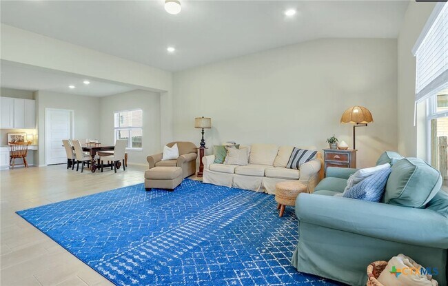 Building Photo - 1642 Ranch House