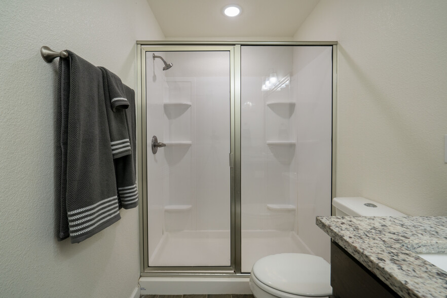 Building Photo - 1074 Hoppas Ct