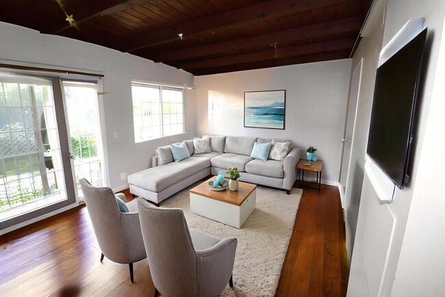 Building Photo - 1054 N Grand St