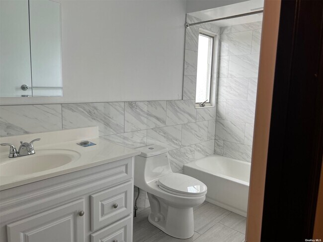 Building Photo - 4 Albergo Ct