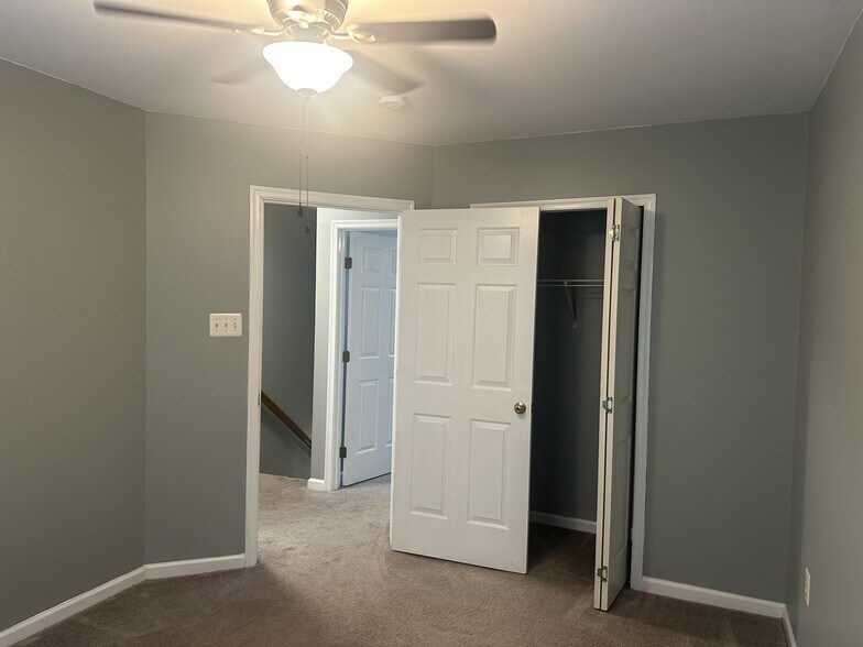 Building Photo - 5613 Harvey Ct