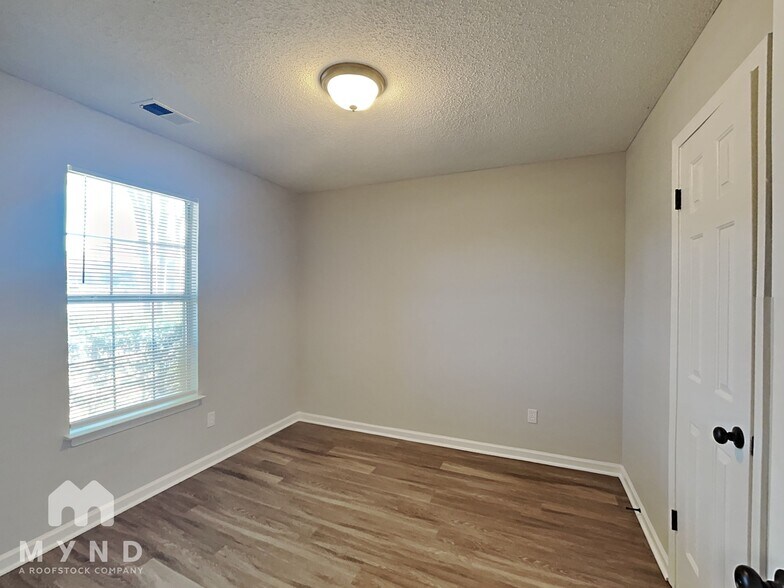 Building Photo - 1041 Spanish Trail Ln