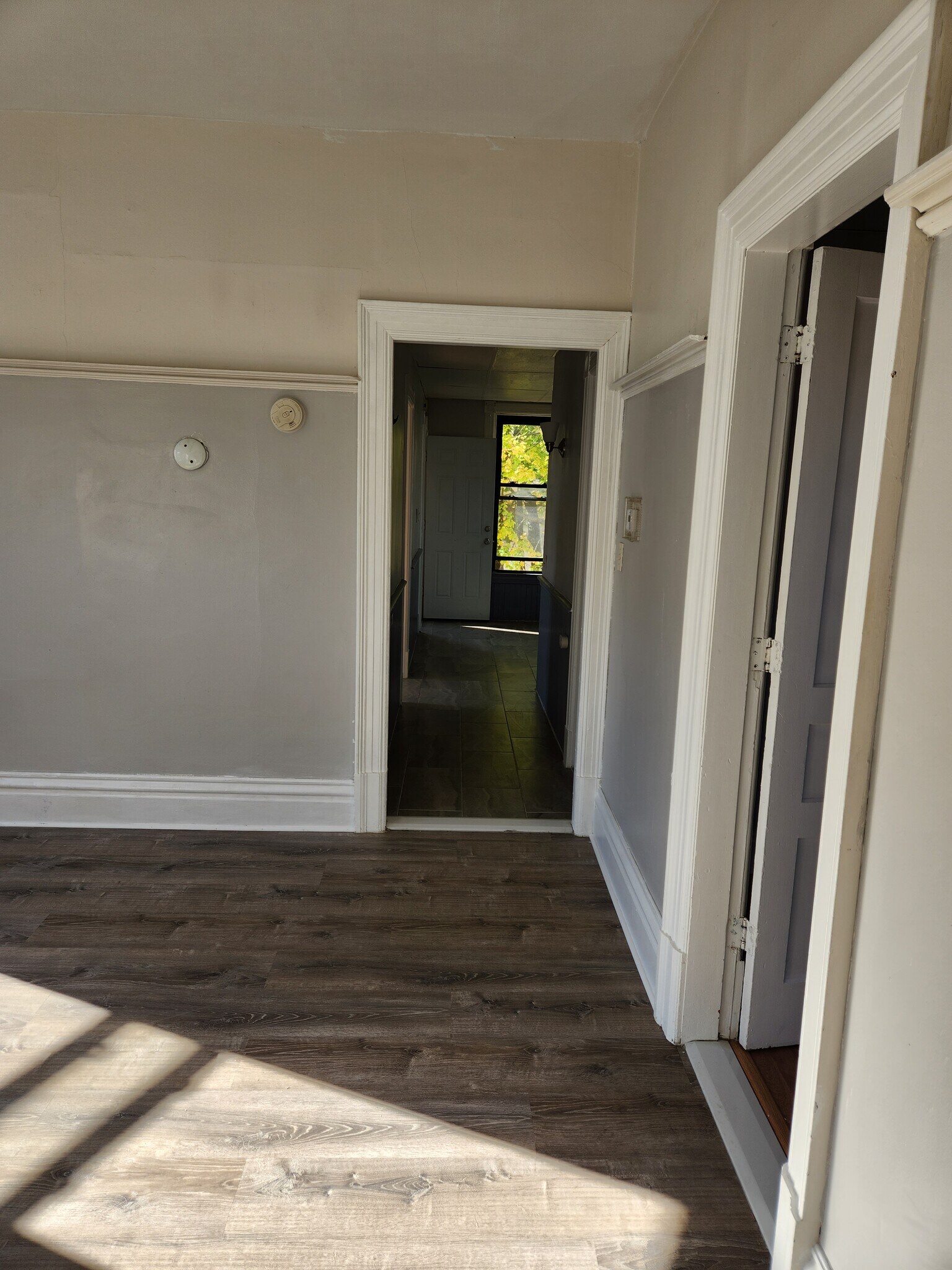 Living room/hallway - 2201 15th St