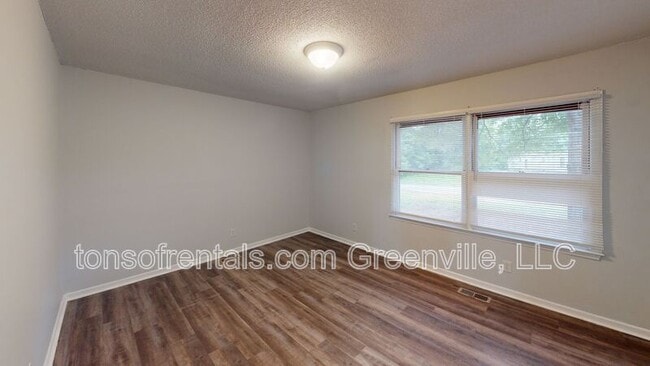 Building Photo - 404 Monks Grove Church Rd
