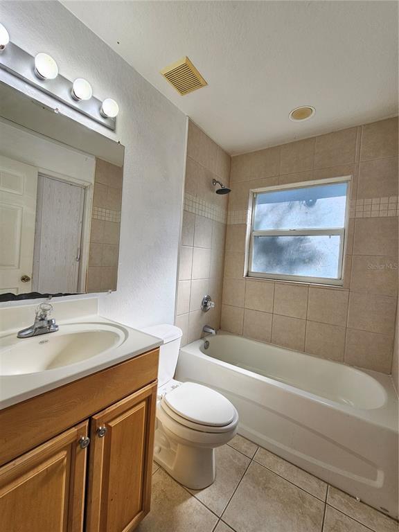 Building Photo - 2746 Smithtown Dr