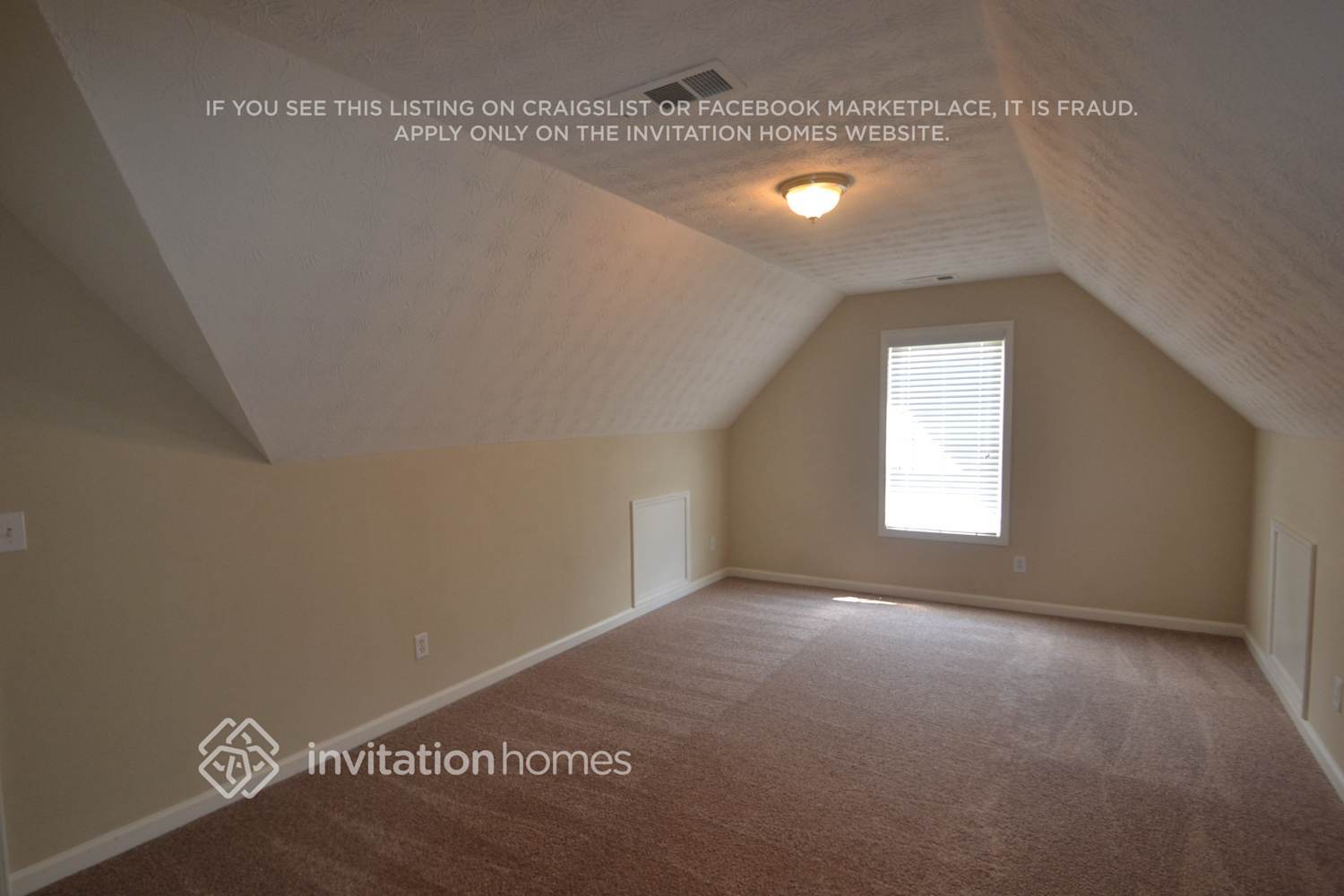 Building Photo - 2546 Rainshower Dr