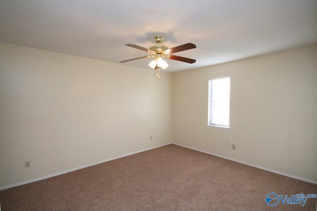 Building Photo - 6644 Willow Pointe Dr NW