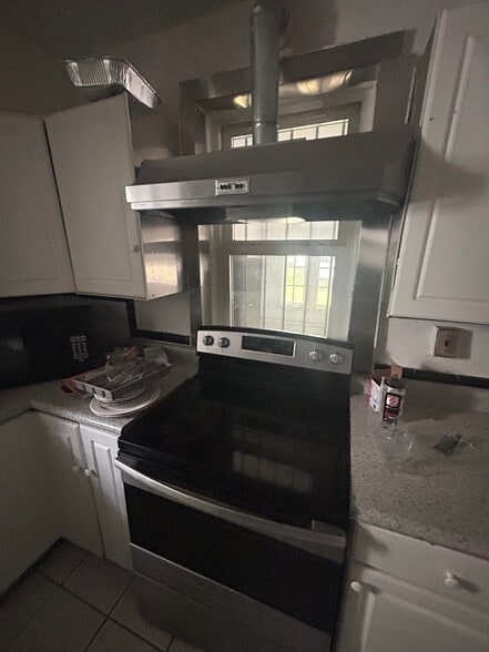 Building Photo - 2218 Farrar St