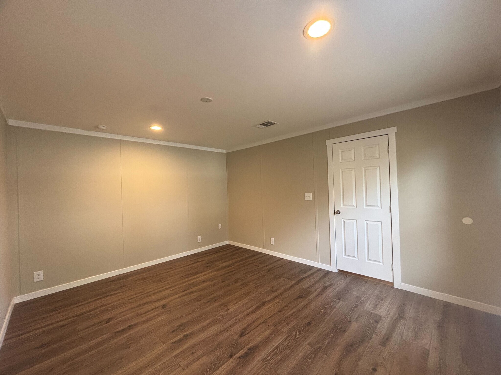 Building Photo - 231 Fryer St