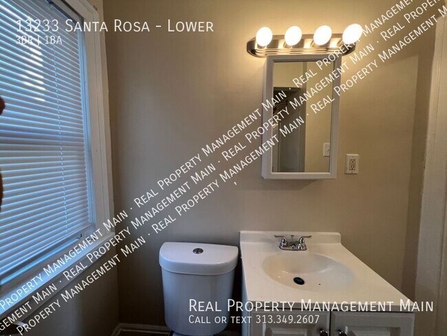 Building Photo - 13233 Santa Rosa Dr