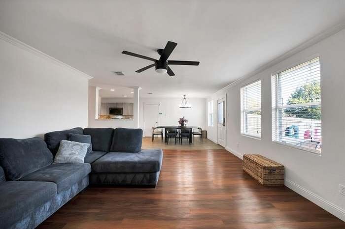 Building Photo - 1120 Bumble Bee Dr