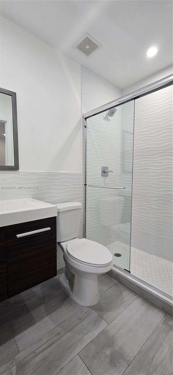 Building Photo - 3823 Thomas Ave