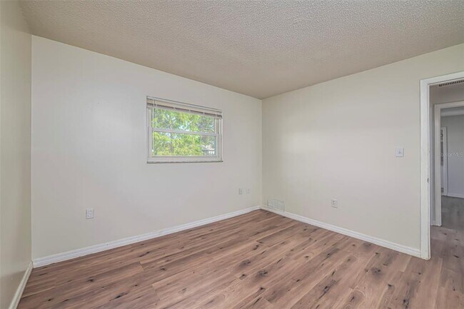 Building Photo - 478 Orange Dr NW