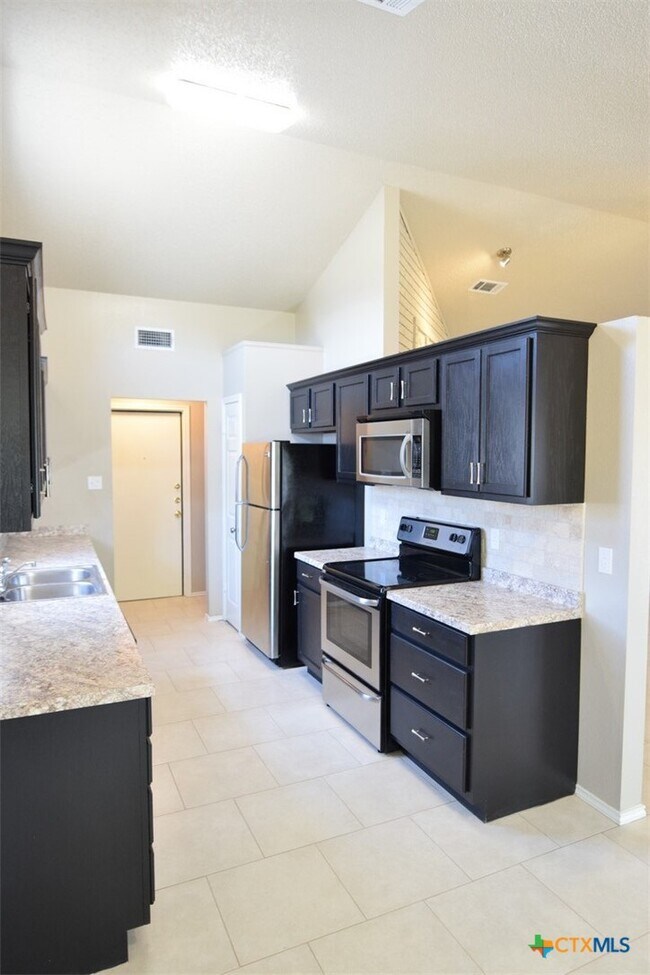 Building Photo - 4807 Teal Dr