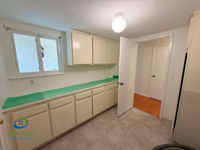 Building Photo - $4495 - Spacious 5 Bed/3 Bath Gilroy Home Located in Sunrise Park Neighborhood