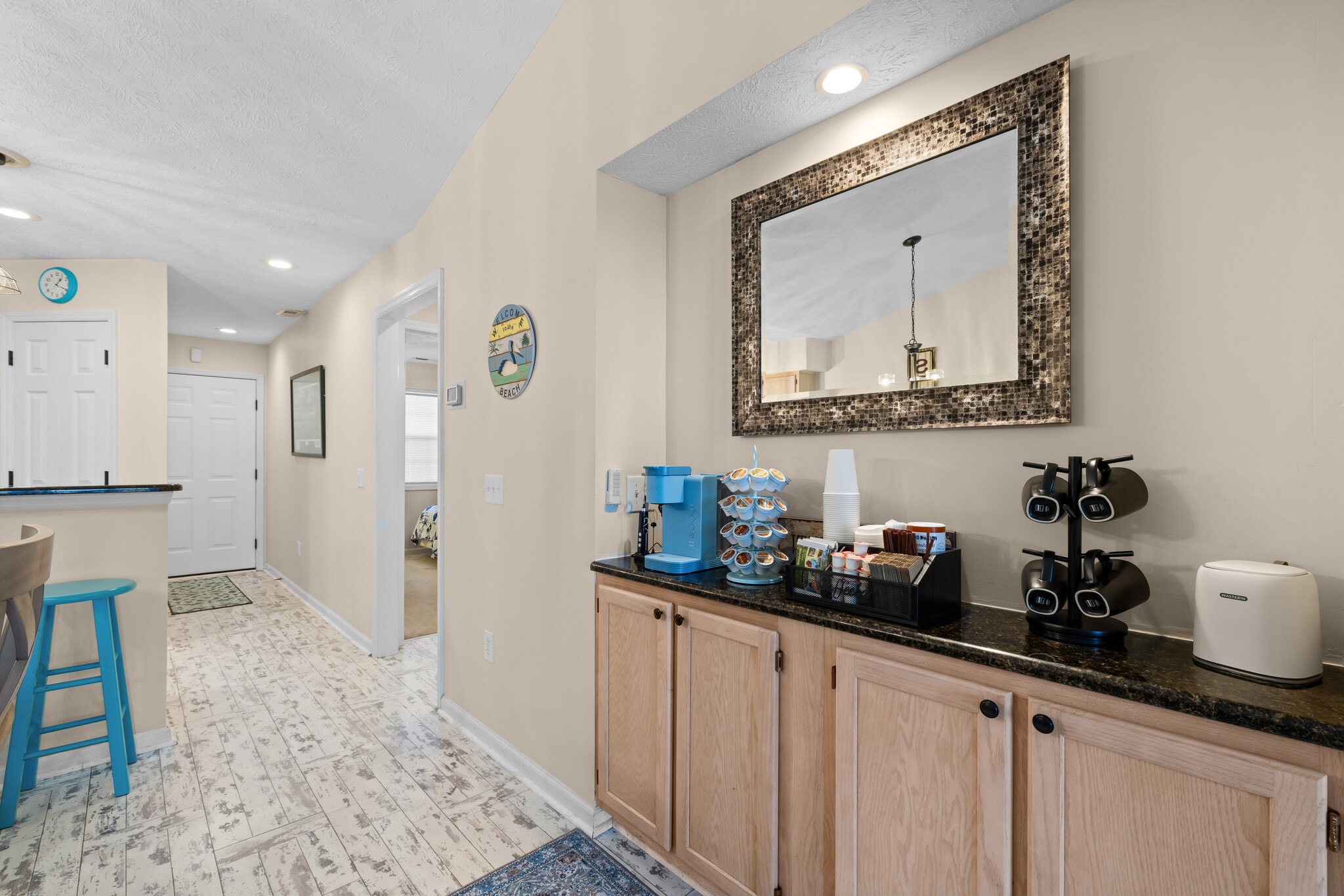 Building Photo - 557 White River Dr